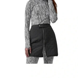 Athleta Apres Ski skirt quilted black zip up